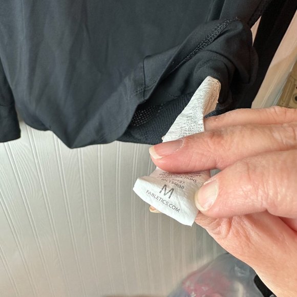 FABLETICS Lana BLACK LONG SLEEVED TOP Mesh Athletic Shirt SIZE Medium - Picture 4 of 6